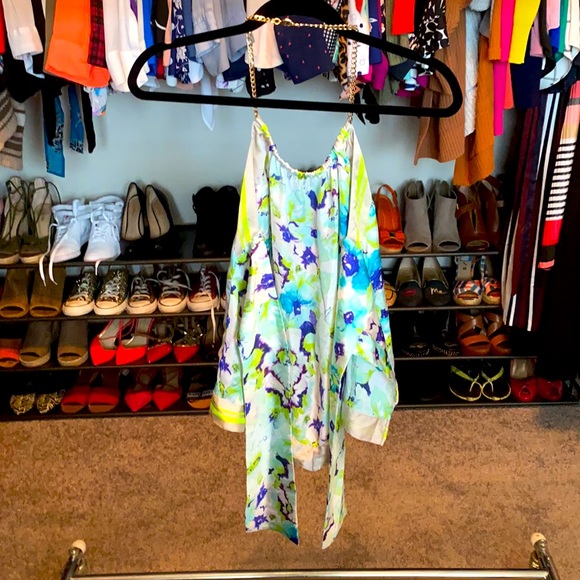 Handkerchief Halter Top - Picture 2 of 3